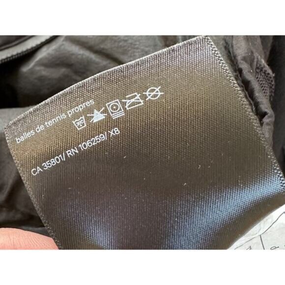 Lululemon Down For It All Puffer Vest Size 4 Women’s Black  Full Zip - Picture 7 of 9